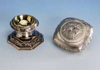 Deckeldose, Silber gepr., um 1880/90, wohl Hanau, Innen verg., fÜr Puder, schÖne, schwere QualitÄt, in der Art von Augsburger Arbeiten aus dem ...