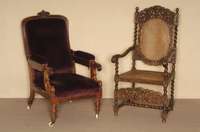 Stuhlsessel, England, um 1860, Korpus Mahagoni massiv, teilfurniert, reiche Drechselarbeit, FÜße gedrechselt, RÜckenlehne verstellbar, RÄder ...