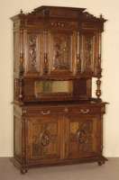Aufsatzbuffet, Frankreich, um 1880, Korpus Weichholz/Hartholz, z.T. Eichefurnier, unten 2 TÜren mit aufgesetzten Medaillonzierteilen, Lisenen mit ...