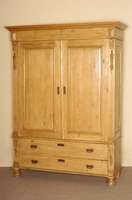 Kabinettschrank, deutsch, um 1880, Weichholz massiv, auf KugelfÜßen, unterer Bereich mit 2 Schubladen, Lisenen kanneliert, in Veluten auslaufend, ...