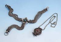 AnhÄnger/Amulett, Afghanistan/Turkmenistan um 1900, Silber, Kette Metall, reich graviert, TÜrkis- und Achatbesatz, i. der Lit. Ähnl. sammelw., ...
