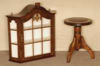 Kleine HÄngevitrine, Holland, Nußbaum massiv , Barockstil, verglast und versprosst, vielfach verwendbar, AbschlußbekrÖnung, Gebrauchsspuren, ...