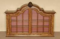 Große HÄngevitrine, Holland, um 1900, Korpus Weichholz, Nußbaum furniert, z.T. Wurzel, zweitÜrig, verglast und versprosst, geschwungener Kopus, ...