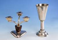 Pokal, Wien um 1900, Silber, glatte zeitlose Form, Perlleistenverzierung, H ca. 27.5 cm, verbeult