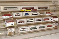 Konvolut MÄrklin Mini-Club, 70er/80er Jahre, best. aus insgesamt 27 GÜter- und Personenwagen, darunter 5 Kesselwagen (2xEsso, 2xAral, 1xShell), 2 ...