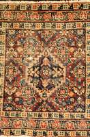 TÄbriz antik, Persien, um 1900, Wolle auf Baumwolle, ca. 45 x 46 cm, SchÄtzwert: 650.- EURO, EHZ: 4
