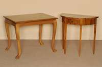 Beistelltisch, deutsch, um 1910, helle Esche massiv, geschwungene Beine mit TatzenfÜßen, leichte Gebrauchsspuren, ca. 70x85x66 cm, Abbildung ...