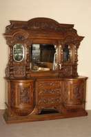 Aufsatzbuffet, England, um 1870, viktorianisch, Eiche massiv, Unterteil mit stark gebogener Front, Lisenen kabelfÖrmig geschnitzt, TÜrfÜllungen ...