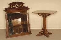 Beistelltisch, Österreich, um 1895/1900, Thonet, Klebezettel auf der Unterseite, Bugholz, Buche, nimmt den Jugendstil vorweg, teilrestauriert, ...