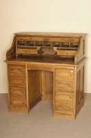 Schreibtisch mit Rollo, deutsch, um 1910, Eiche massiv, auf Rahmen gearbeitet, Inneneinrichtung mit AblagefÄchern und 2 Schubladen, sehr gute ...