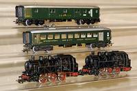 2 MÄrklin SchÜrzenwagen, 50er Jahre, Spur HO , 4016 (348/2), Leichtschnellzug Speisewagen , 4017 (348/4), Leichtschnellzug GepÄckwagen, ...