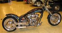 HOLLISTERS UK ENJOY, Custombike, 1442 ccm RevTech Motor, 48 kW/65 PS, 5.600 km, 6-Gang, digitaler Tacho, Alarmanlage m. Wegfahrsperre, ...