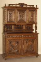 Aufsatzbuffet, Frankreich/Bretagne, um 1870, Eiche massiv, RÜckwand Weichholz, auf KugelfÜßen, 2 TÜren und 2 Schubladen, kassettierte ...