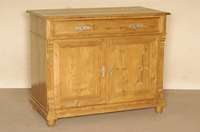 Halbschrank, deutsch, um 1870, Weichholz massiv, seitlich kanneliert, in Veluten auslaufend, KugelfÜße, original BeschlÄge, MÖbel gelaugt und ...