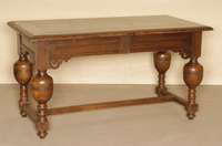 Tisch, deutsch, um 1780, Barock, Eiche massiv, auf 4 balusterfÖrmigen gedrechselten Beinen, Y-fÖrmig verstrebt, Platte spÄter dazugearbeitet, ...