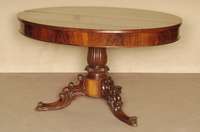 Ovaler Ausziehtisch, deutsch, um 1860, Louis -Philippe, Korpus Weichholz, Pyramidenmahagonifurnier gespiegelt, gedrechselter Fuß, 3-fach ...