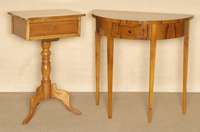 Konsolentisch, Biedermeierstil, Nußbaum massiv, poliert, nach altem Vorbild von 1820/30, 1 Schublade, gute Verarbeitung, schÖnes zierliches ...
