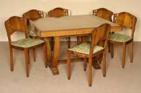 Ausziehtisch, Frankreich, um 1935/40, ArtDeco, z.T. Eiche massiv, Eichefurnier, Einlegeplatten nicht vorhanden, zeittypisches MÖbel der 40er ...