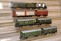 Konvolut Personenwagen, MÄrklin, 50er Jahre, Spur HO, Blech, best. aus: 3 x 4002, 1 x 4003, 1 x 329/1 und 1x 4000, alle bespielt, Fkt. nicht ...