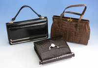 Schlangenledertasche, Braun-Schwarz, UmhÄngeriemen, Verschlußklappe mit aufges. Fach, reiche Inneneinrichtung, Gebr.-/Trage- sp., ca. 32 x 18 cm