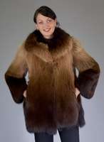 Jacke aus Blaufuchs, Gr. 36/38, beige bis braun degradee gefÄrbt, schwarzes Innenfutter, RÜckenl. ca. 79 cm