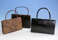Schwarze Krokoglanzhandtasche, 2 Tragegriffe, InnenfÄcher, gute Erhaltung, ca. 28.5 x 18 cm