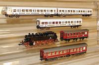 Zugpackung "Nahverkehr", MÄrklin, 1999, Spur HO, Nr. 28508, Dampflok und 3 versch. Nahverkehrswagen, Fkt. nicht geprÜft, l. bespielt, ...