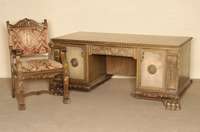 Schreibtisch und Armlehnstuhl, deutsch, um 1910, nach Vorbild des florentinischen Renaissancestils, Korpus Weichholz/Hartholz, hervorragende ...