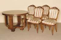 4 StÜhle, Frankreich, um 1900, Barockstil, Gestell Nußbaum massiv, allseitig geschweift, Blumen- bzw. Blattschnitzerei aus dem Vollholz, ...