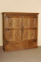 Vielzweckschrank, Burgund/Lothringen, 2. HÄlfte 18. Jhd., Eiche massiv, Front auf Rahmen gearbeitet, rhomboide Flachschnitzereien aus dem ...