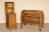 NachtschrÄnkchen, deutsch, um 1910, Eiche massiv, RÜckwand Weichholz, Oberteil verglast, Schloß und BeschlÄge original, Gebrauchsspuren , ca. ...