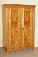 Schrank, um 1860/70, Ulme massiv, Ulmewurzelfurnier in den TÜrfÜllungen, zweitÜriger Schrank aus der Zeit, zerlegbar, altersÜbliche ...