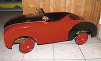 Tretauto, 40/50er J., rot-schwarz lackiert, bez. Simca, ca.49x115cm, Blech, l.rest., l. Alterssp.
