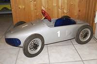 Tretauto, 40/50er J., Blech silber lackiert, Rennwagen, ca.44x112cm, l.rest., l.Alterssp.