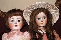 Porzellankopfpuppe, Simon & Halbig, S & H, um 1910, 550 C, blaue Schlafaugen, offener Mund vier ZÄhnchen oben, braune EchthaarperÜcke, ...
