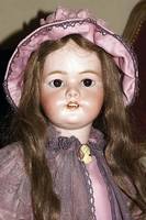 Grosse Porzellankopfpuppe, Simon & Halbig, um 1892, 1078 Germany S & H 14, braune Schlafaugen mit Wimpern (unvollst.), braune EchthaarperÜcke, ...