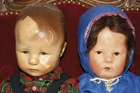 Puppe, KÄthe Kruse, Puppe I, um 1912/13, bemalte grÜn-blaue Augen mit Punktiris, Hinterkopf mit drei NÄhten, zwei KinnnÄhte, abgenÄhte ...