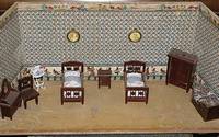 Schlafzimmer, um 1910/20, mit Tapete, Bildern u. HolzmÖbeln komplett eingerichtet, ca. 31x76x28 cm, Alterssp., sammelw.