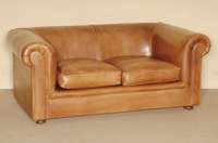 Sofa, deutsch, im Stil von 1930, ArtDeco, auf KugelfÜßen, Rindsleder von bester QualitÄt , mittelbraun gefÄrbt, lose Kissen, Gebrauchsspuren, ...