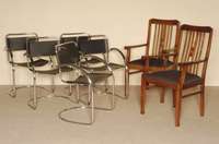 5 StahlrohrstÜhle, um 1960, elegante Form mit Rindslederbezug, Gebrauchsspuren, ca. 85x57x55 cm, Sh. 47 cm, St. 42 cm, Abbildung links