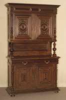Aufsatzbuffet, Frankreich, um 1880, Eiche massiv, 4-fach getreppte Fußleiste, vorgesetzte VollsÄulen, TÜren kassettiert, geschuppte Schublade, ...