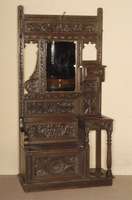 Garderobe zum Stehen, England, um 1880, Unterteil mit Truhenbank und Ablage fÜr SchirmstÄnder, reichlich geschnitzte FÜllungen und Zarge, in ...