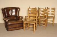Ledersessel, sogenannter Wingchair, England, um 1970, braunes Rindsleder, lose Kissen, RÜckenlehne schlicht gehalten, an der RÜckseite ...