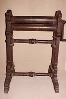 WÄschemangel, deutsch, 19. Jh., Holz, dunkel gefasst, Altersch., H.ca. 104x78x60cm