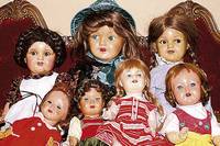 Konvolut vier Celluloid/Massepuppen, 30-50er J., blaue Schlafaugen, 1x Schelmenblick, 2x offener Mund zwei ZÄhne oben, 2x Echhaar- perÜcken, 2x ...