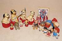 Konvolut 13 Wum-Figuren und 1 Wendelin, 70er/80er Jahre, orig. Loriot Figuren, versch. AusfÜhrungen, ca. 6-17 cm, sammelw.