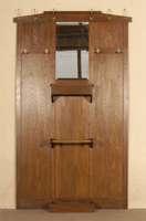 Garderobe, deutsch, um 1910, Eiche massiv, Eichefurnier, mittig Spiegel mit Facettschliff , Ablagefach, Messinghaken erneuert, restauriert und neu ...