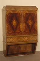 Prunk-HÄngeschrank, deutsch, um 1920, ArtDeco, Korpus Weichholz, Nußbaum furniert, umlaufend Marketeriearbeiten, 2-tÜrig mit darunterliegendem ...