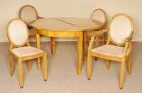 Klapptisch, Pfalz, um 1830, Korpus Weichholz, ausgewÄhltes Kirschbaumfurnier, dieses doppelt gespiegelt, FÜße angelÄngt, ausklappbar, sehr ...