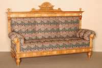 GrÜnderzeitcouch, deutsch, um 1870/80, Korpus Weichholz bzw. Kirsch- und Nußbaum massiv, Kirsch- und Nußbaumfurnier, reiche Drechselarbeiten, ...